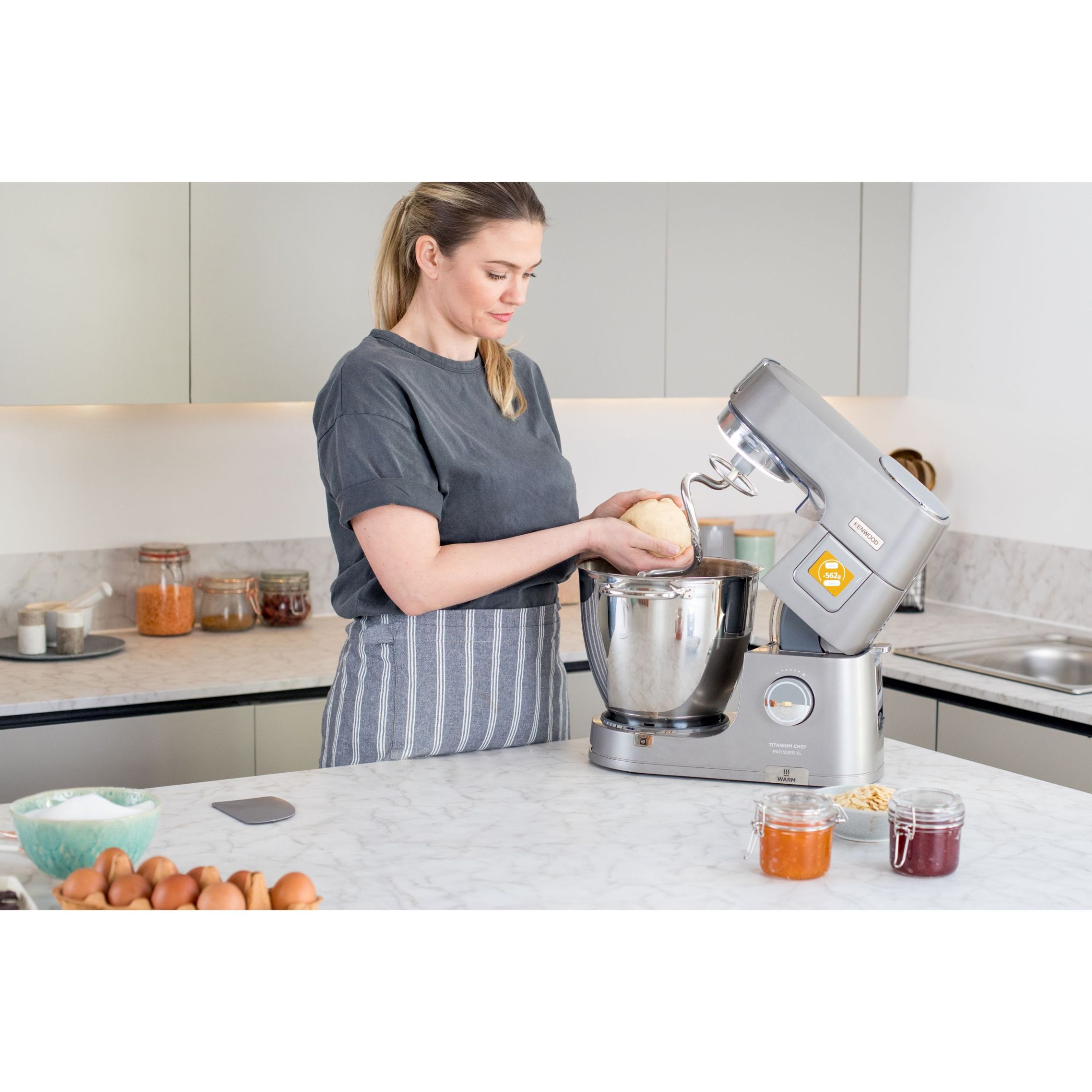 Robot de bucătărie planetar KENWOOD Titanium Chef Patissier XL KWL90.034SI – 0W20011371, 1400W, 6 funcții presetate, Vas 7 l, Blender sticlă, Cântar integrat, Sistem de încălzire, Touch screen