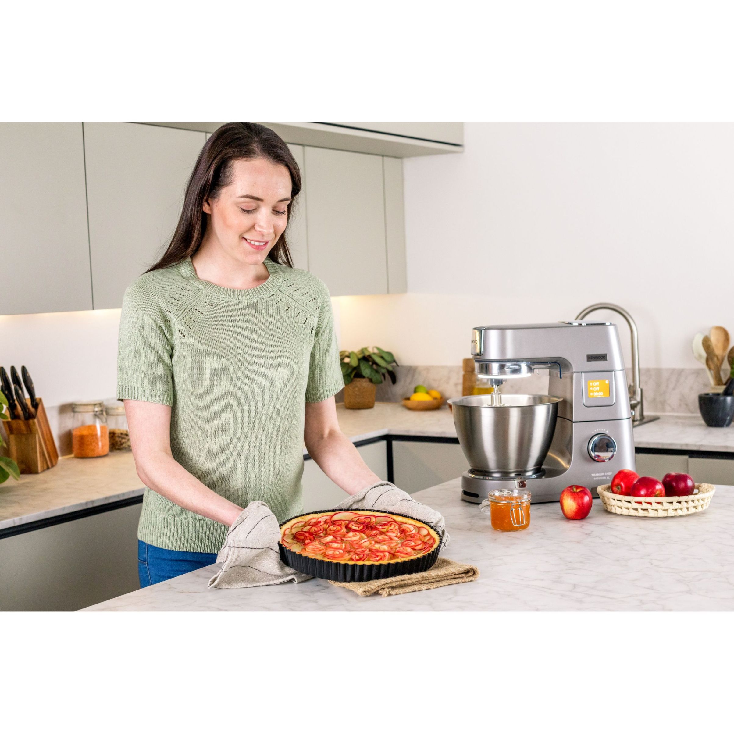 Robot de bucătărie planetar KENWOOD Titanium Chef Patissier XL KWL90.034SI – 0W20011371, 1400W, 6 funcții presetate, Vas 7 l, Blender sticlă, Cântar integrat, Sistem de încălzire, Touch screen