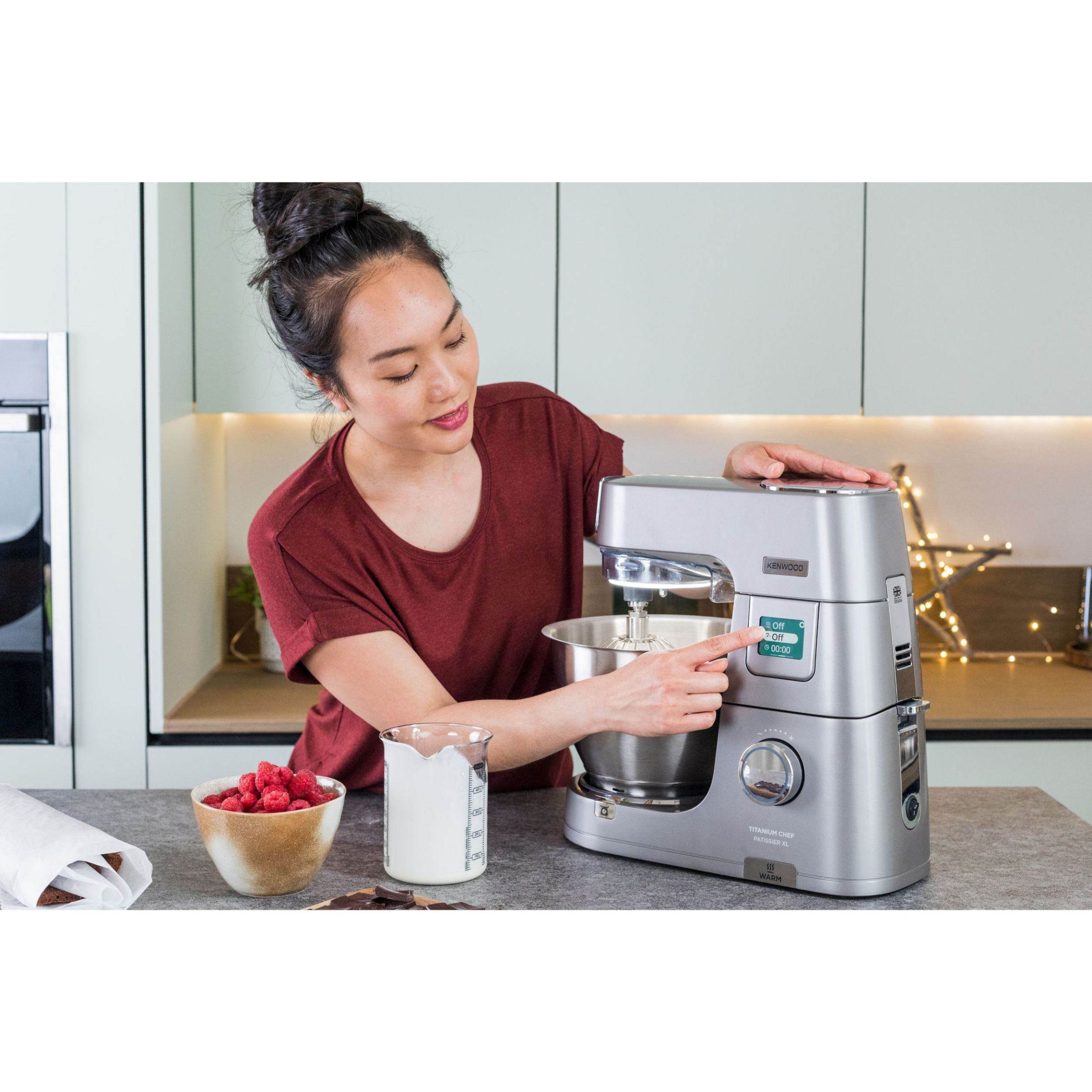 Robot de bucătărie planetar KENWOOD Titanium Chef Patissier XL KWL90.034SI – 0W20011371, 1400W, 6 funcții presetate, Vas 7 l, Blender sticlă, Cântar integrat, Sistem de încălzire, Touch screen