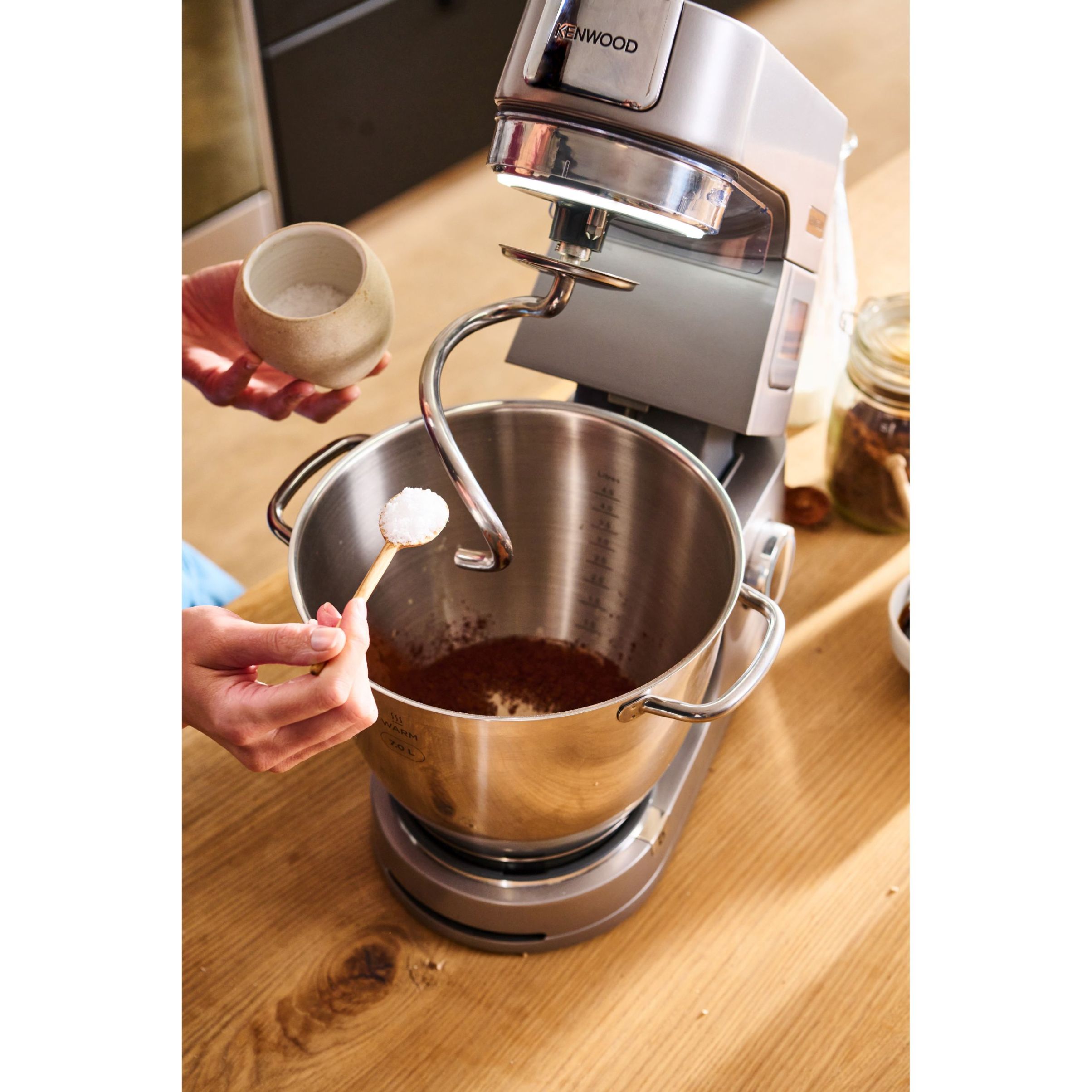 Robot de bucătărie planetar KENWOOD Titanium Chef Patissier XL KWL90.034SI – 0W20011371, 1400W, 6 funcții presetate, Vas 7 l, Blender sticlă, Cântar integrat, Sistem de încălzire, Touch screen