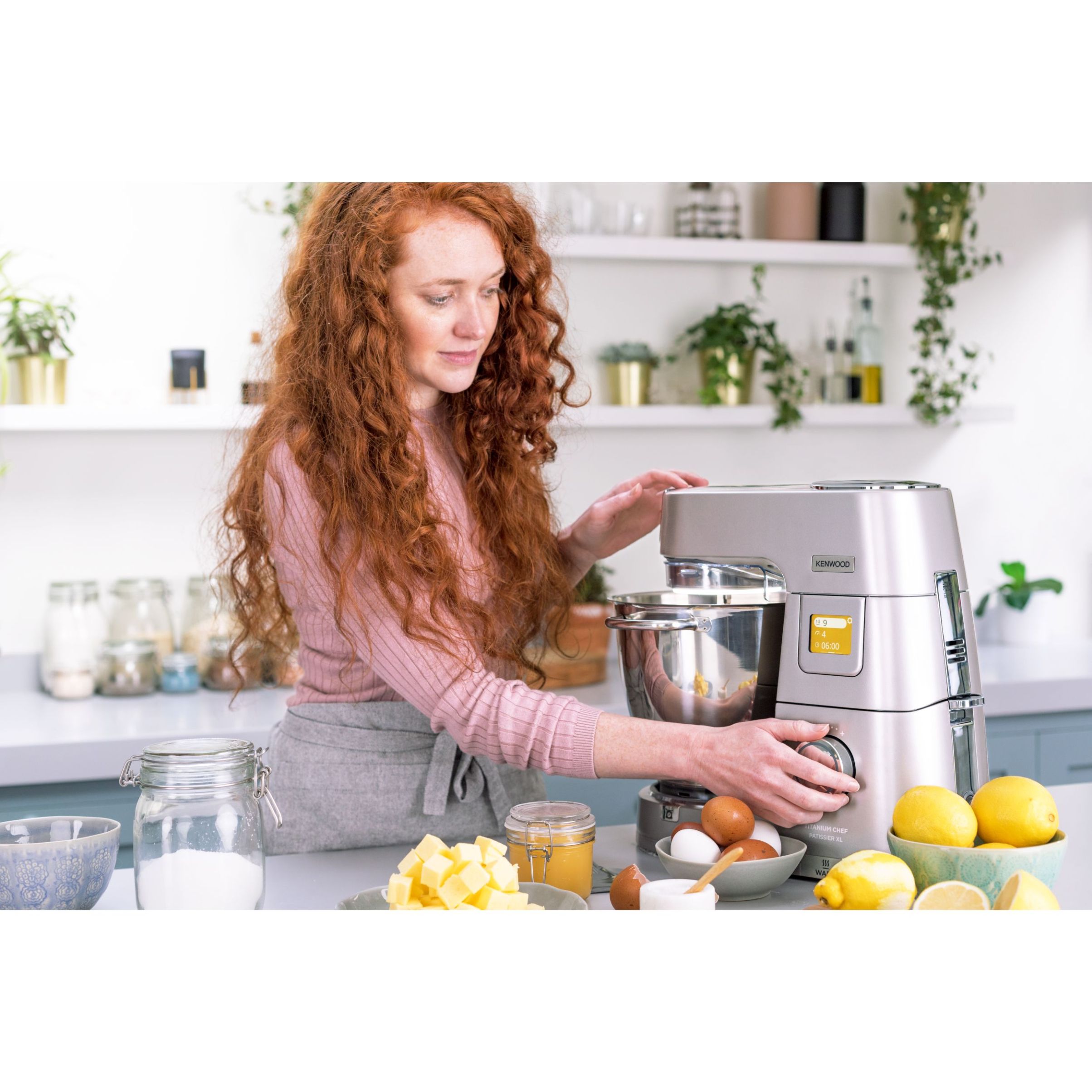 Robot de bucătărie planetar KENWOOD Titanium Chef Patissier XL KWL90.034SI – 0W20011371, 1400W, 6 funcții presetate, Vas 7 l, Blender sticlă, Cântar integrat, Sistem de încălzire, Touch screen