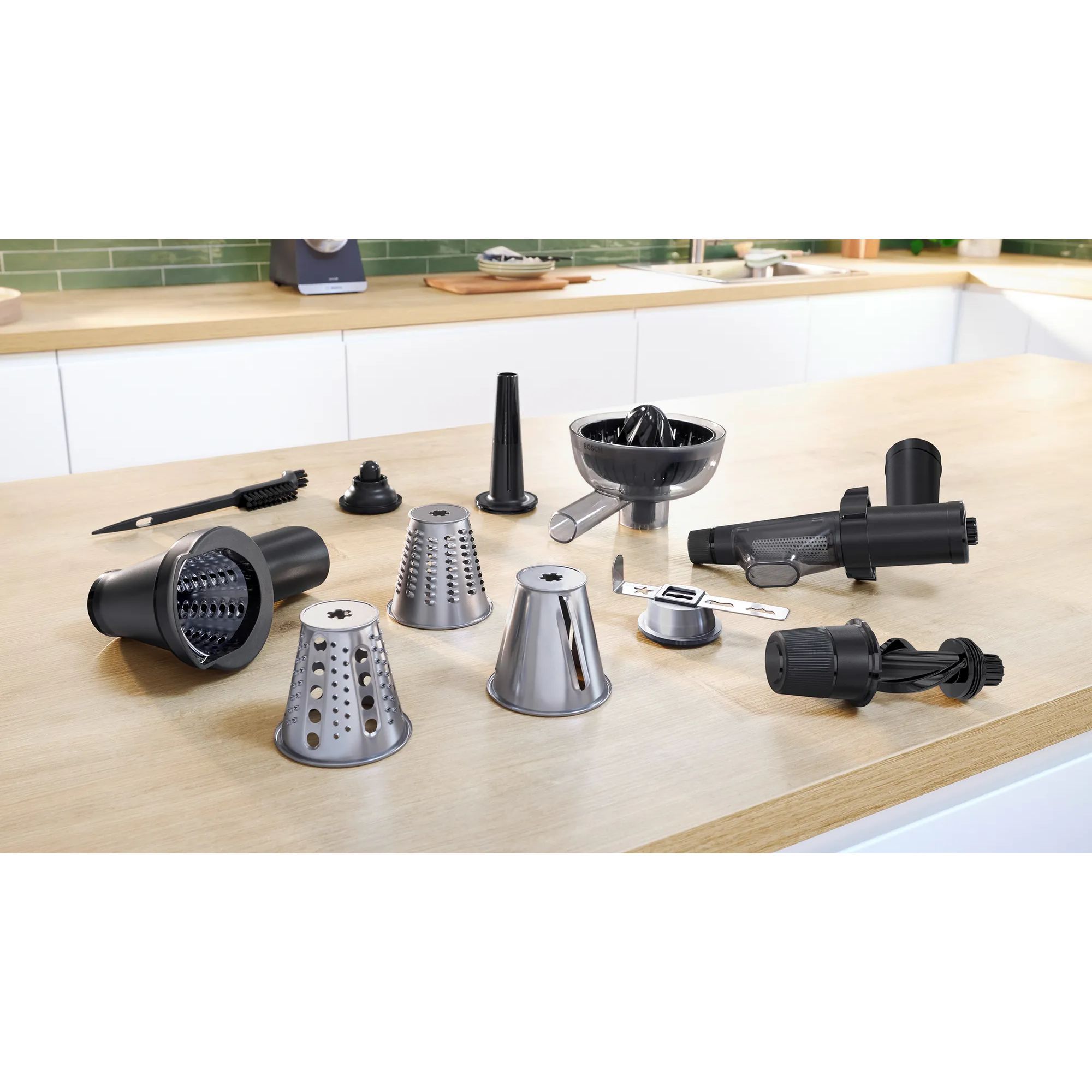 Mașină de tocat carne BOSCH Serie 6 MultiPower MFWS682B, Vârf 2100W (2 trepte și revers), Nominală 500W, 3.5kg/min, Storcător, Răzătoare, Cârnați, Kebbe, Presă citrice, Accesoriu biscuiți, Metallic Silver