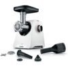 Mașină de tocat carne BOSCH Serie 6 MultiPower MFWS607W  Vârf 2100W (2 trepte și revers)  Nominală 500W  3.5kg/min  Cârnați  Kebbe  Cuțit cu două tăișuri  Piciorușe ventuze  Cutie de viteze planetară  Albă