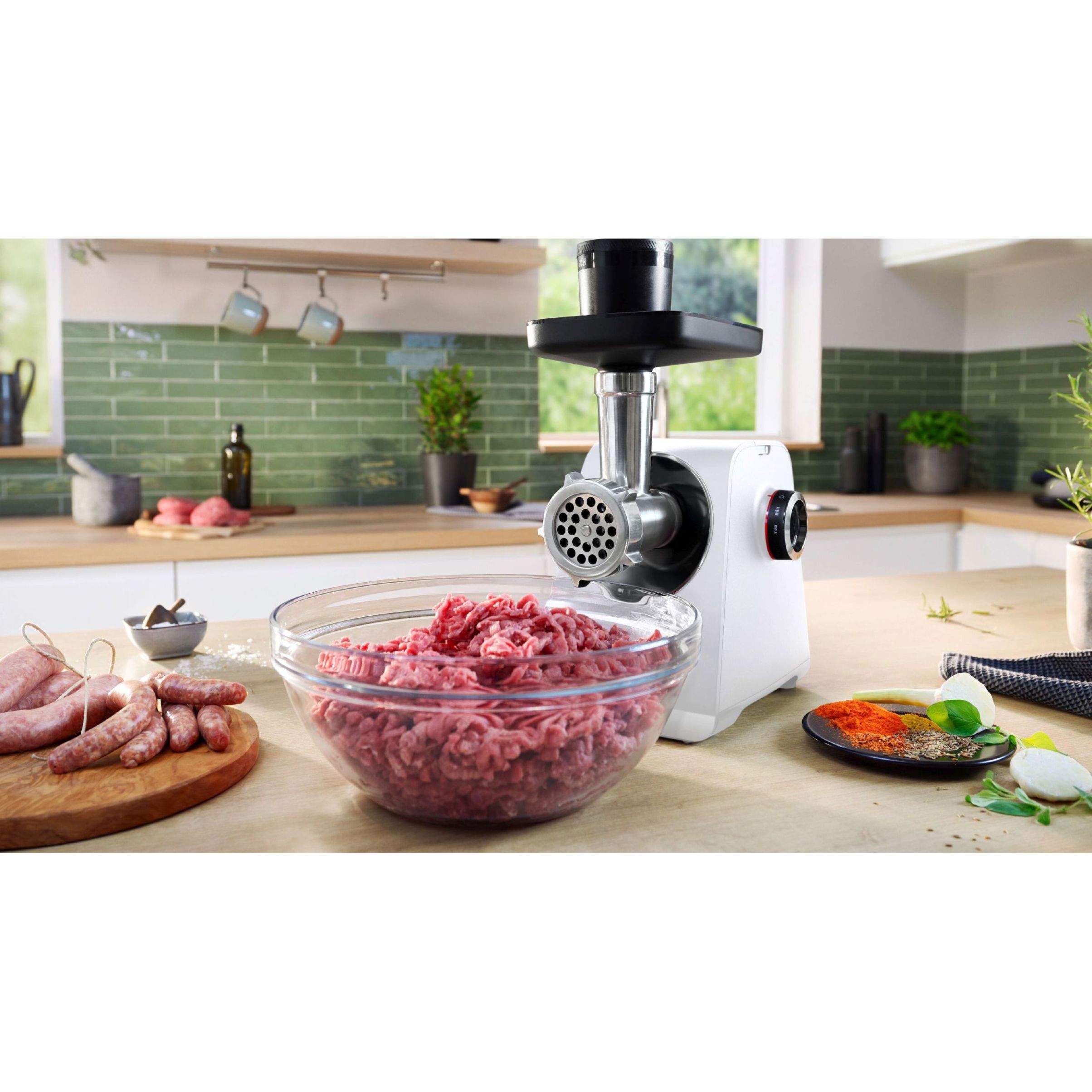Mașină de tocat carne BOSCH Serie 6 MultiPower MFWS607W, Vârf 2100W (2 trepte și revers), Nominală 500W, 3.5kg/min, Cârnați, Kebbe, Cuțit cu două tăișuri, Piciorușe ventuze, Cutie de viteze planetară, Albă