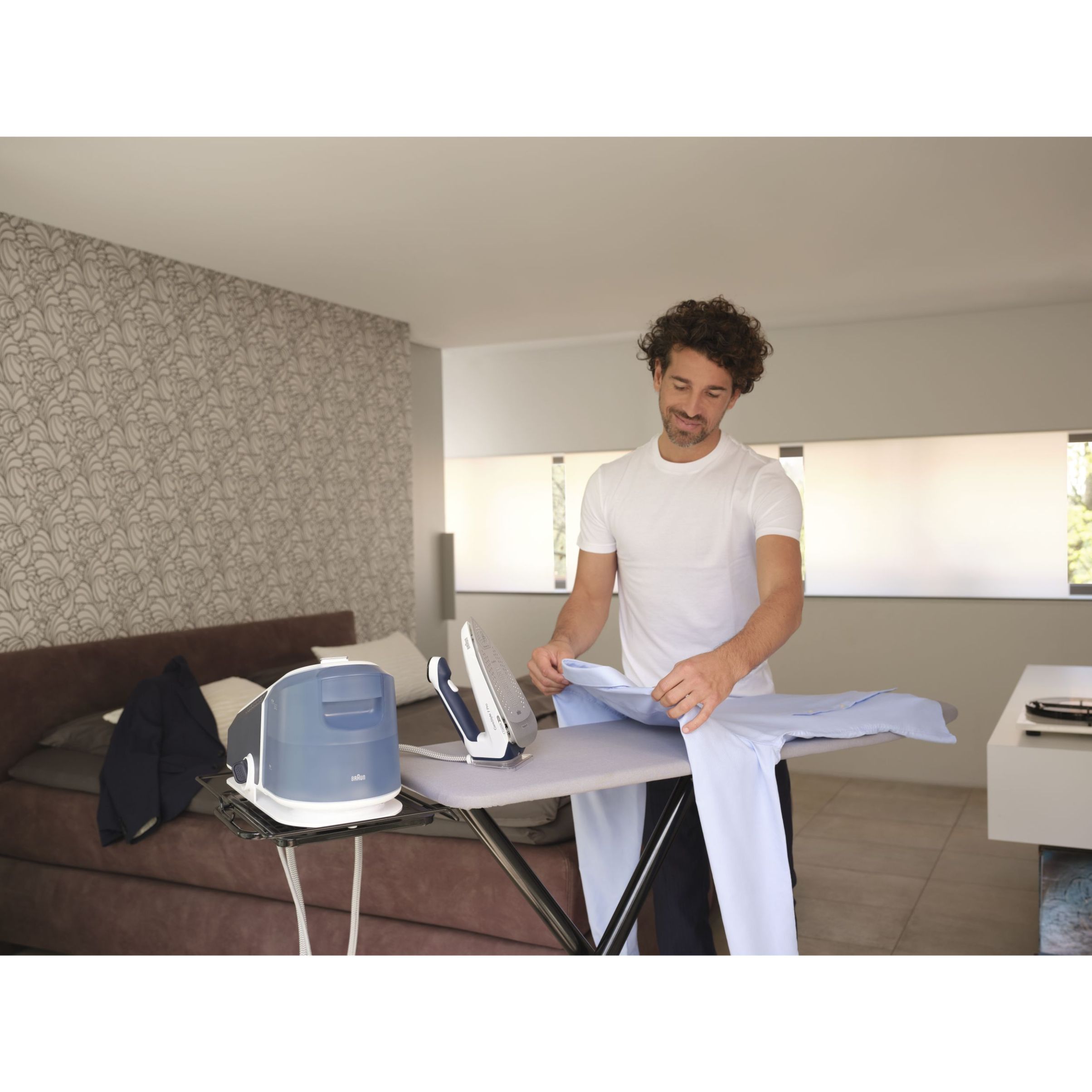 Stație de călcat BRAUN CareStyle 7 Pro IS7282BL – 0128805001, 2700W, 8bar, Continuu 180g/min, Jet 600g, Rez det 2l, C1.7m, EloxalPlus, iCare, iMode, FreeGlide 3D, ProSteam, Mod Turbo, Silențioasă, Albastră