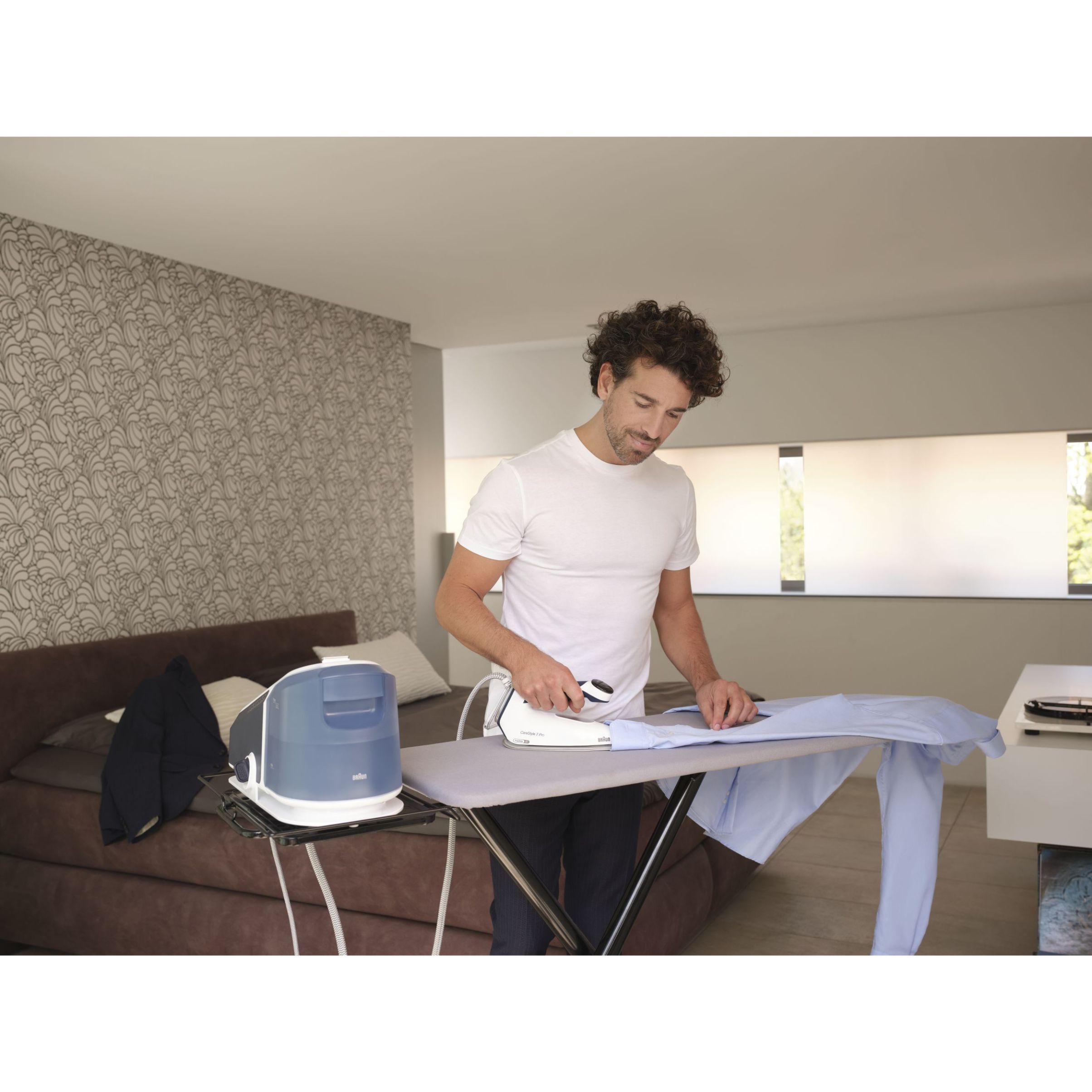 Stație de călcat BRAUN CareStyle 7 Pro IS7282BL – 0128805001, 2700W, 8bar, Continuu 180g/min, Jet 600g, Rez det 2l, C1.7m, EloxalPlus, iCare, iMode, FreeGlide 3D, ProSteam, Mod Turbo, Silențioasă, Albastră