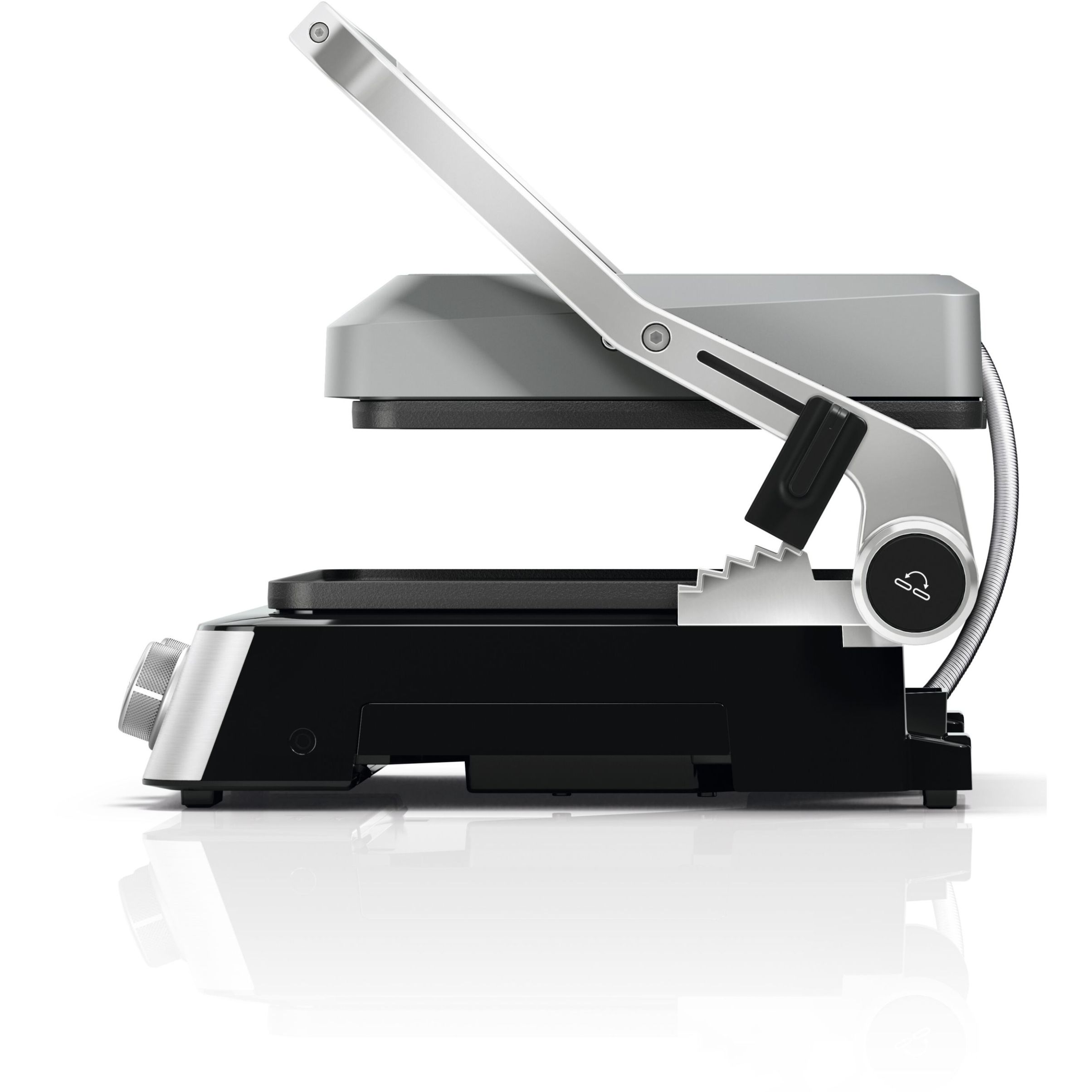 Grătar electric BRAUN MultiGrill 7 CG7044 – 0X17900002, 2000W, 1 placă grill, 1 placă griddle, 2 plăci waffle, Cupă dozare, 365x315x173mm, Oțel inoxidabil/Argintiu