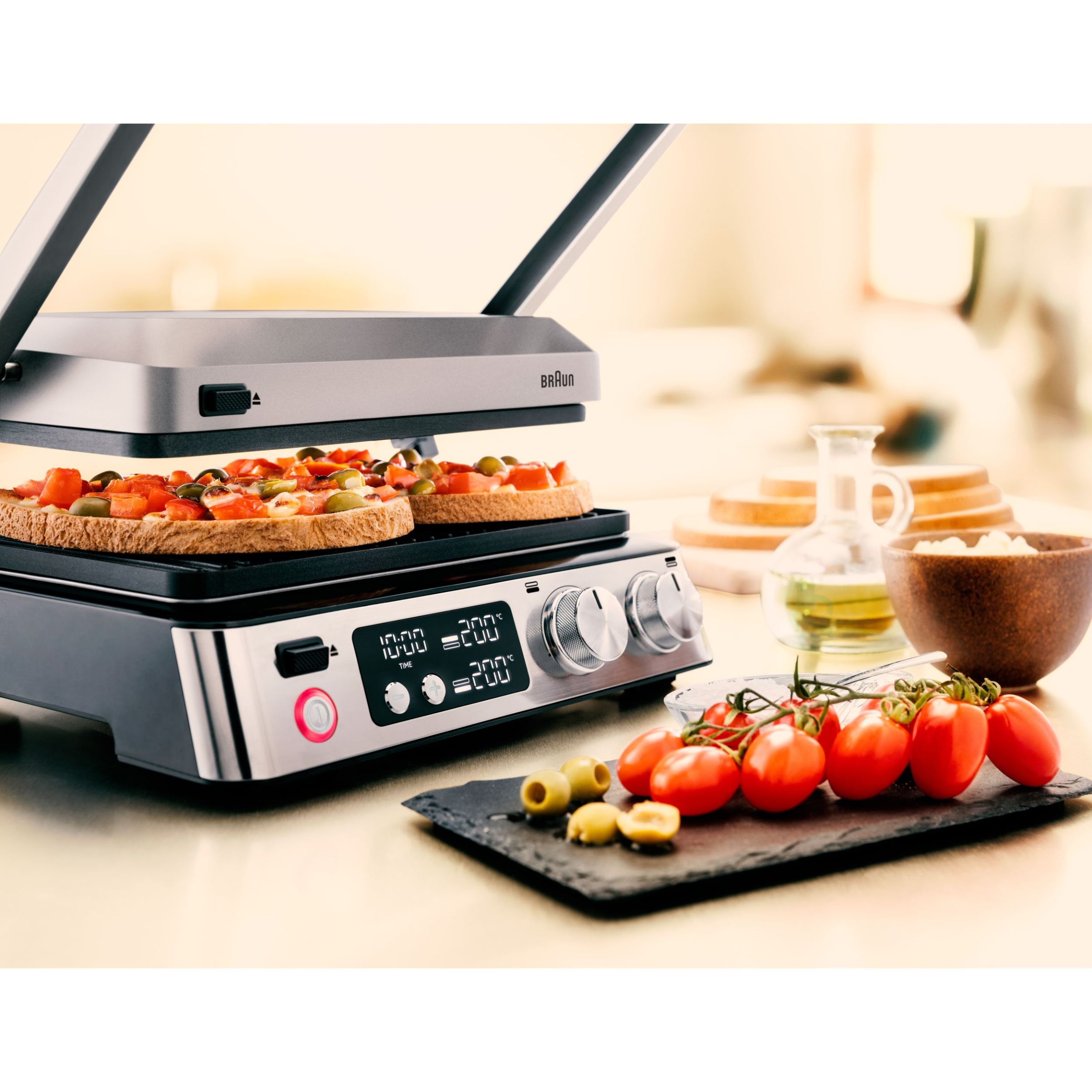 Grătar electric BRAUN MultiGrill 7 CG7044 – 0X17900002, 2000W, 1 placă grill, 1 placă griddle, 2 plăci waffle, Cupă dozare, 365x315x173mm, Oțel inoxidabil/Argintiu