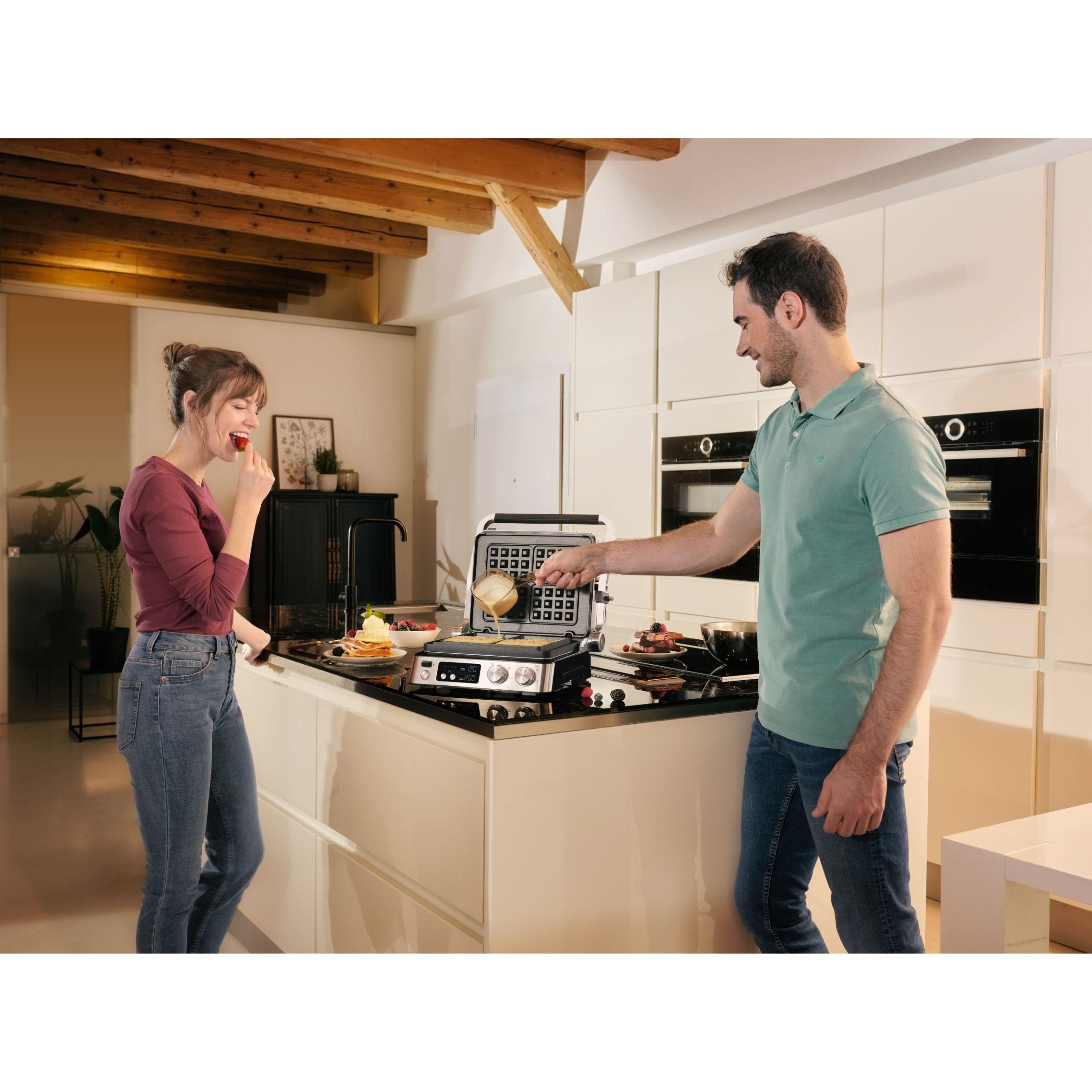Grătar electric BRAUN MultiGrill 7 CG7044 – 0X17900002, 2000W, 1 placă grill, 1 placă griddle, 2 plăci waffle, Cupă dozare, 365x315x173mm, Oțel inoxidabil/Argintiu