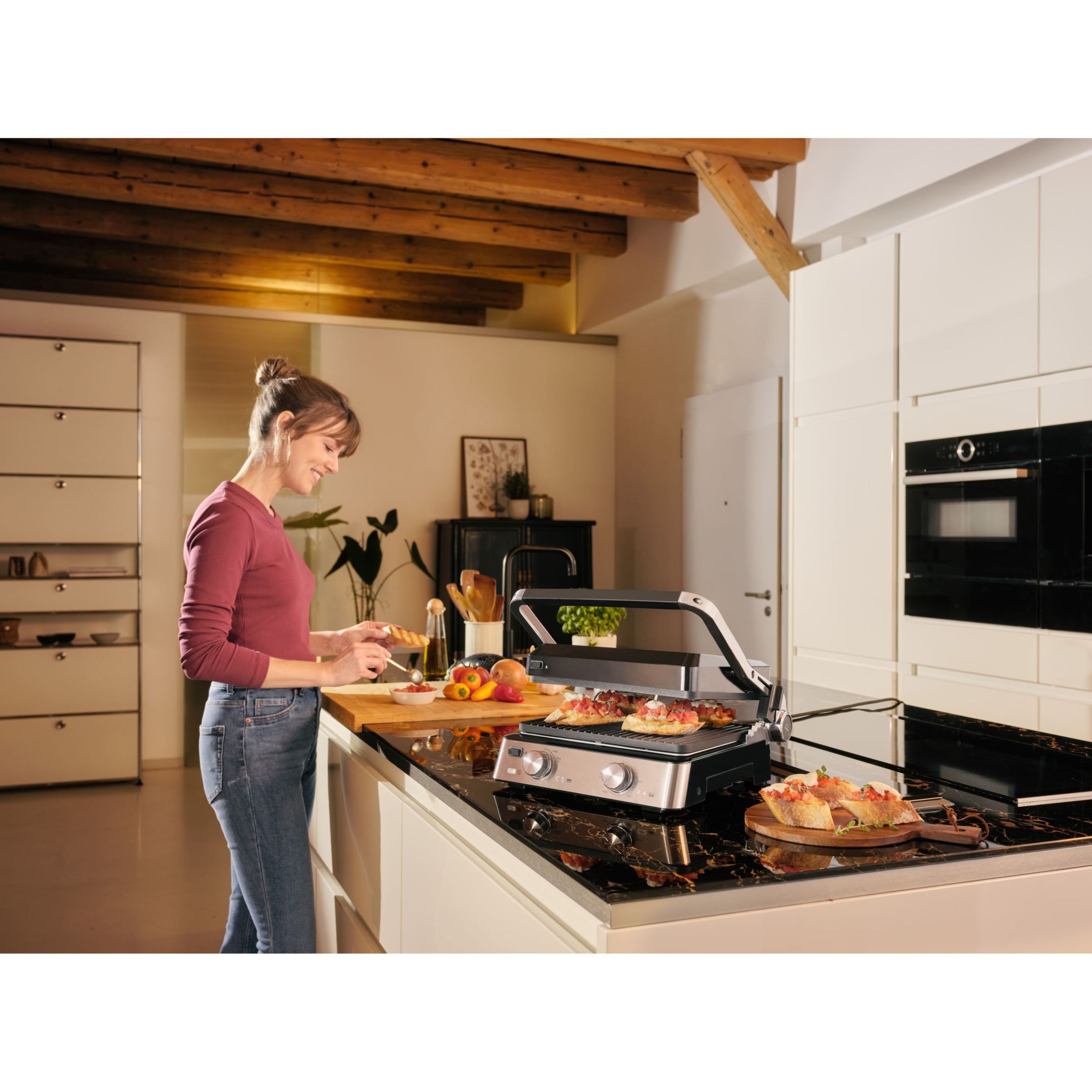 Grătar electric BRAUN MultiGrill 7 Contact CG7020 – 0X17900000, 2000W, Maximum 230°C, 3 moduri de gătire, 2 termostate electronice independente,1 placă grill, 1 placă griddle, G5.50kg
