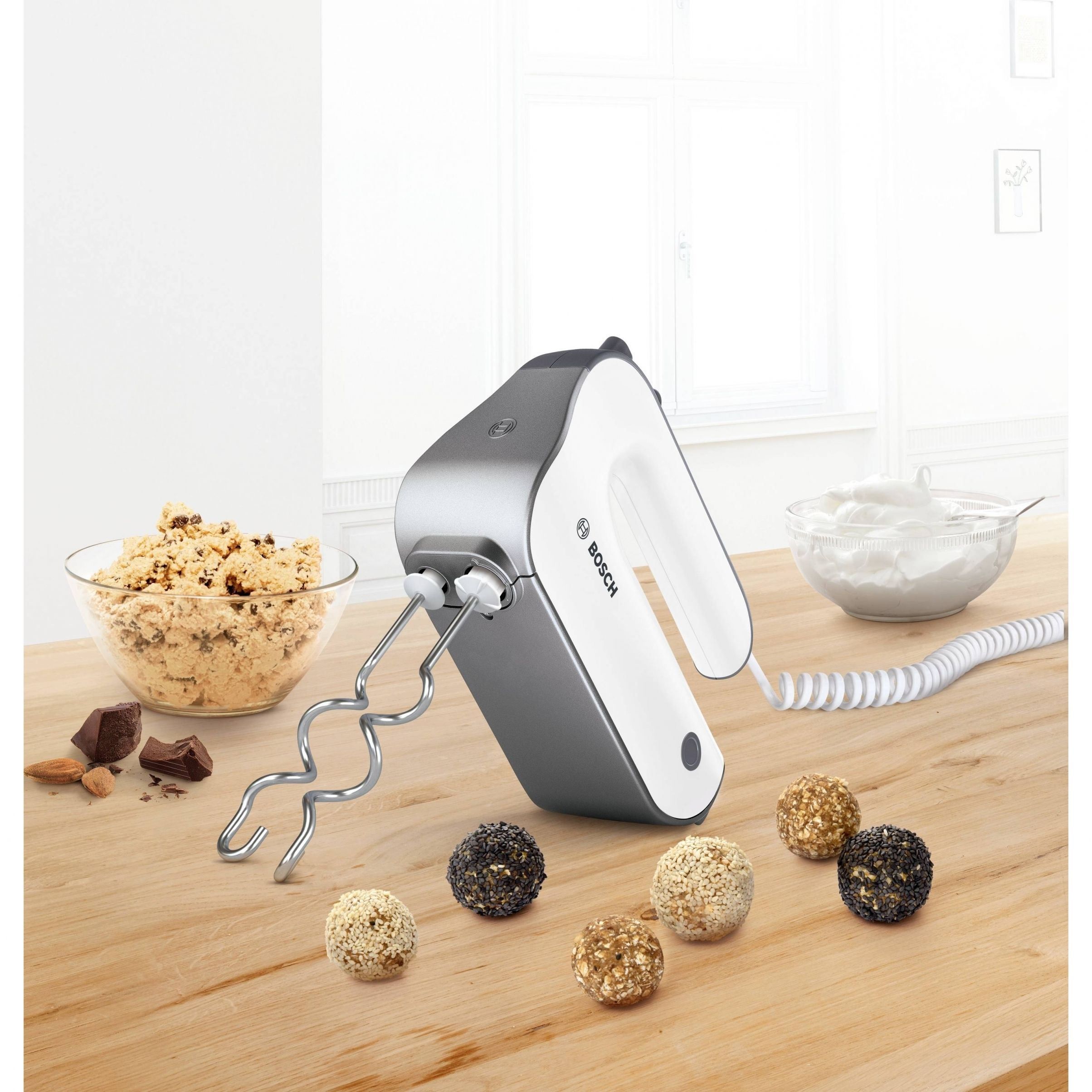 Mixer de mână BOSCH Styline MFQ49300, 850W (5 trepte și Turbo), Maximum 1060rpm, Palete FineCreamer inox, Spirale inox, Greutate redusă, Mâner soft touch, Cablu extensibil 140cm, 1.2kg, 65dBA
