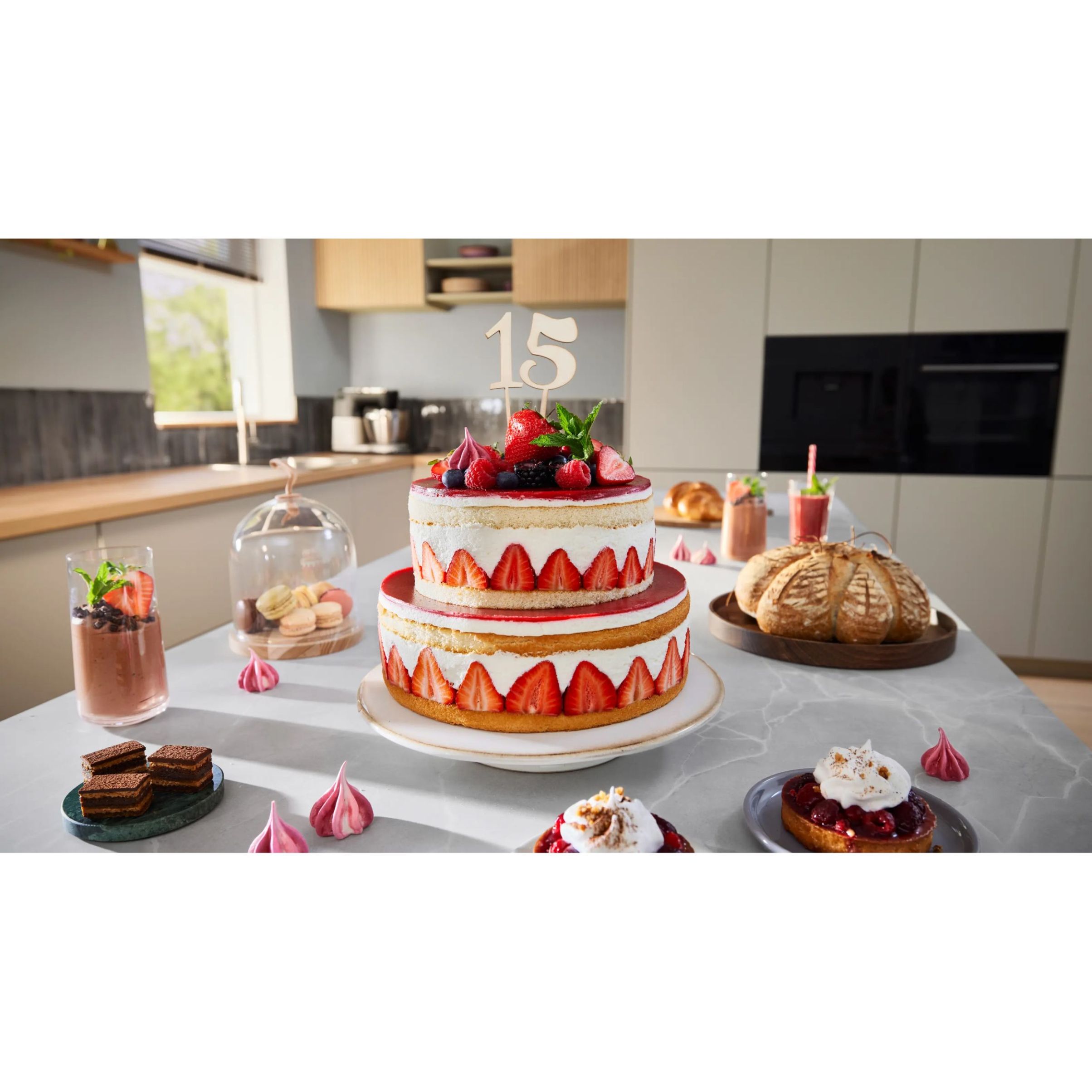 Robot de bucătărie planetar BOSCH Serie 8 MUMS8 Scale MUMS8ZS18, 1800W (7 trepte), Bol inox șlefuit 6l cu mânere, Set patiserie, Cântar, Cronometru, SoftStart, AirCooling, Carcasă metalică, Pearl Silver