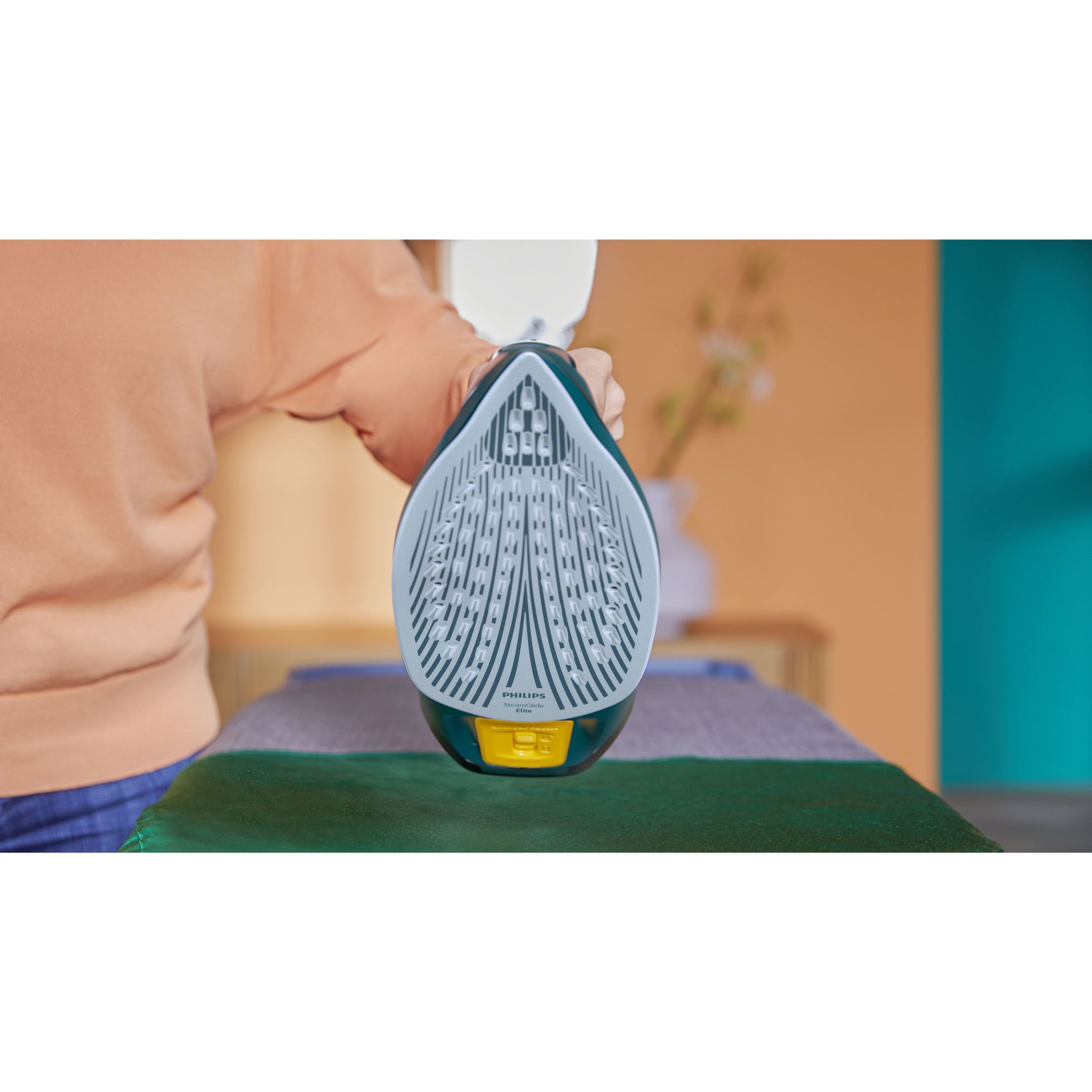 Fier de călcat cu abur Philips Azur Seria 7000 DST7050/70, 2800W, Continuu 50g/min, Jet 250g, Rezervor 300ml, Talpă SteamGlide Elite, Oprire automată, C2m, G1.82kg, Opal Green