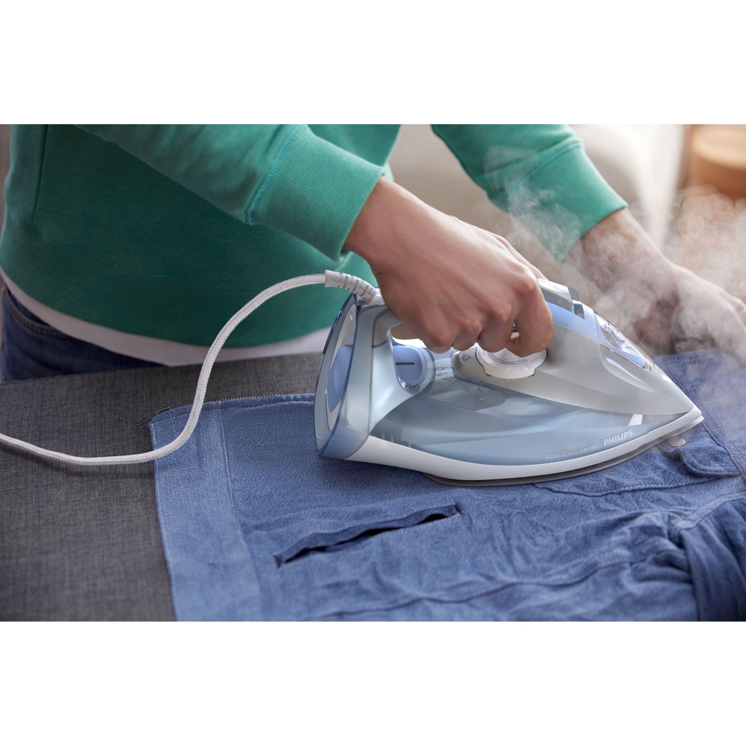 Fier de călcat cu abur Philips Azur Seria 7000 DST7011/20, 2600W, Continuu 45g/min, Jet 220g, Rezervor 300ml, Talpă SteamGlide Plus, C2m, G1.67kg, Light Blue