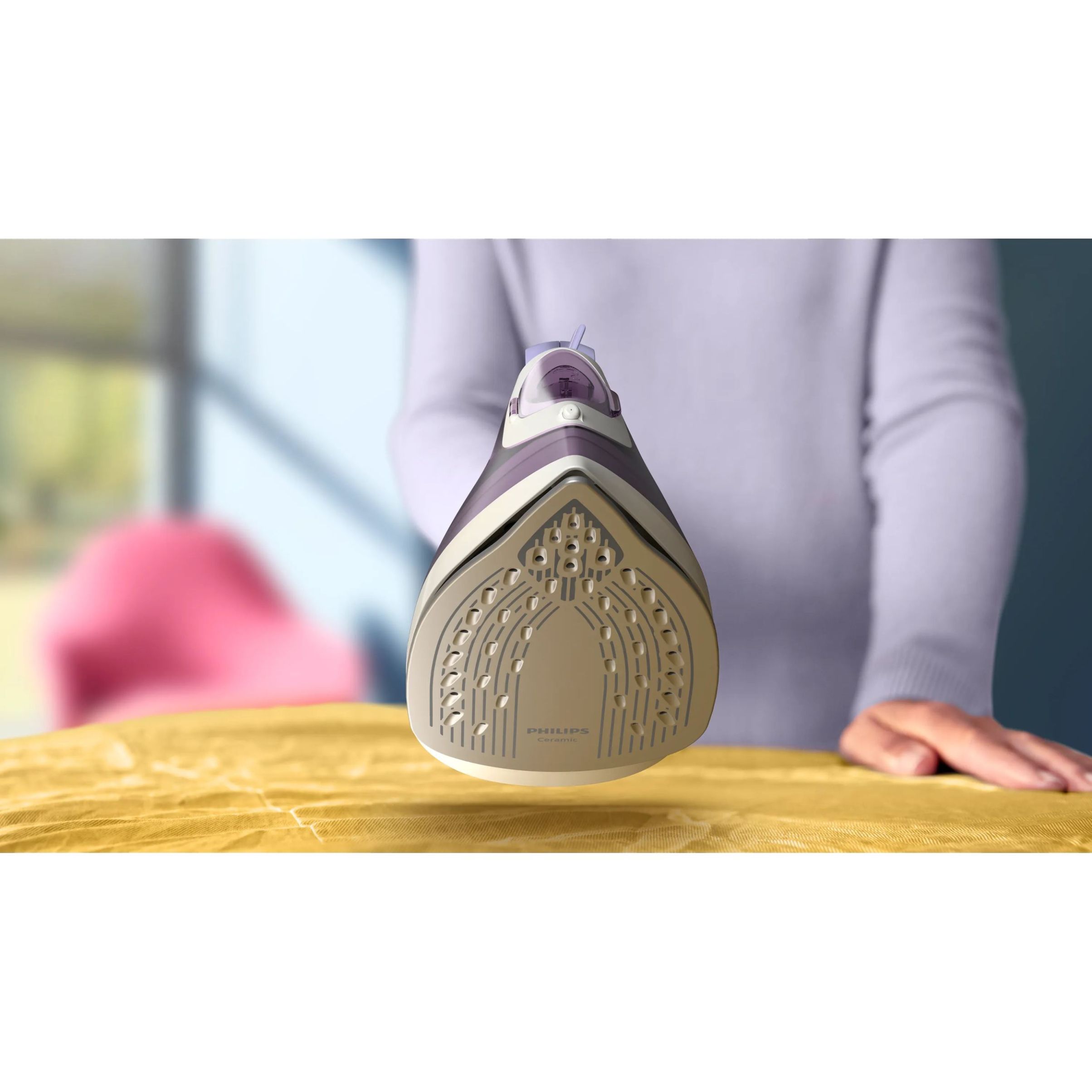 Fier de călcat cu abur Philips Seria 2000 DST2020/30, 2000W, Continuu 25g/min, Jet 110g, Rezervor 250ml, Talpă ceramică, C1.9m, G0.98kg, Light Purple
