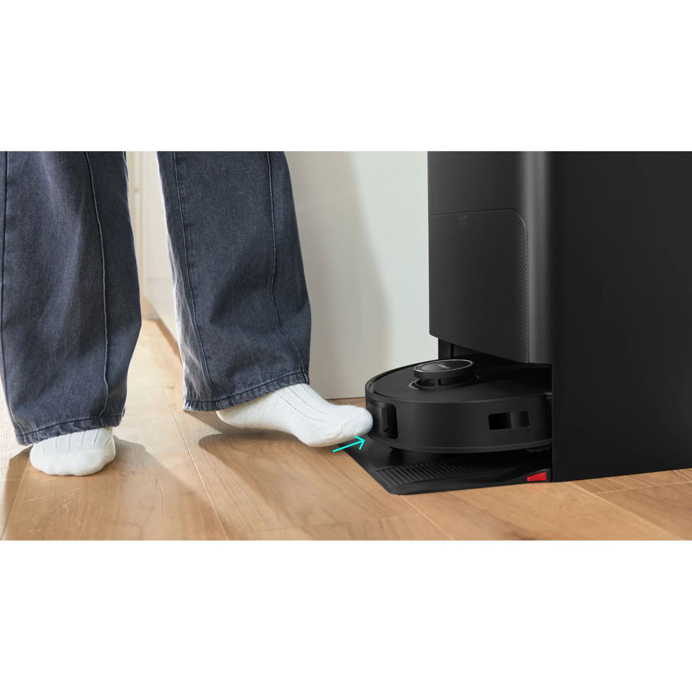 Aspirator robot BOSCH Spotless Max BCRDW3B, Apă 55ml, Rezervor 0.3l, Perie Carbon Power, Funcție Reduced Tangling, Navigare ușoară, Negru