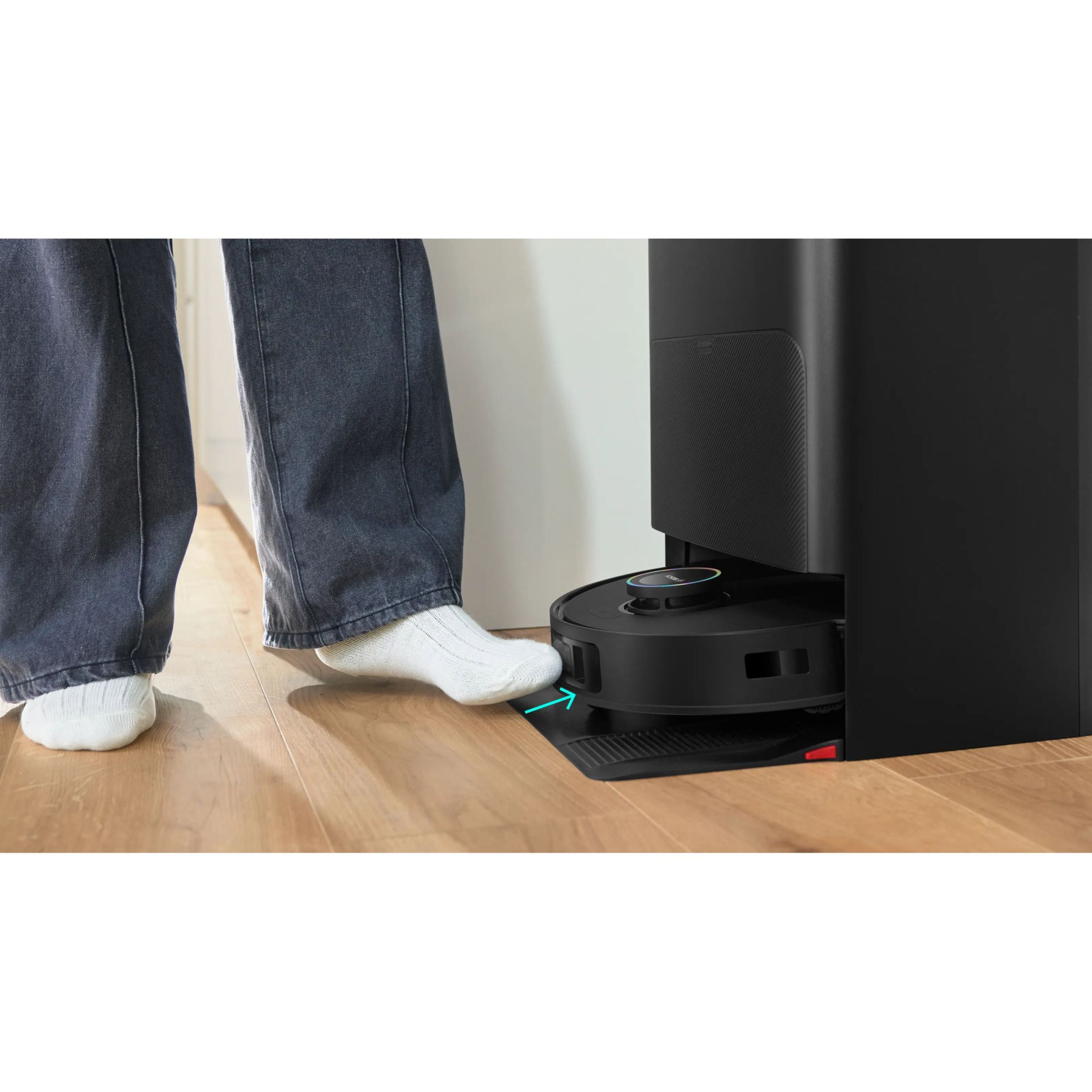 Aspirator robot BOSCH Spotless Max Cam BCRDW3BX, Apă 55ml, Rezervor 0.3l, Perie Carbon Power, Funcție Reduced Tangling, Navigare ușoară, Negru