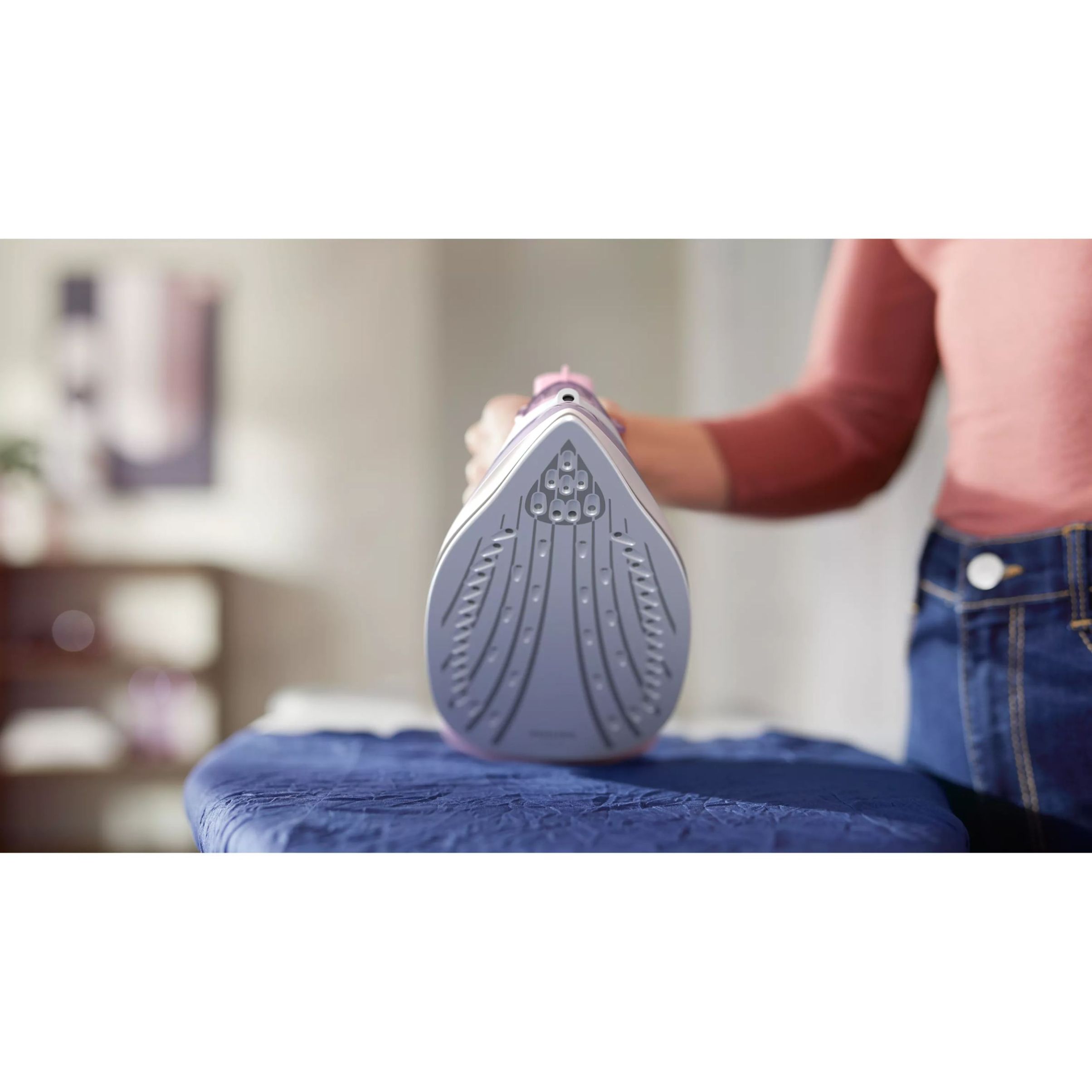 Fier de călcat cu abur Philips Seria 3000 DST3010/30, 2000W, Continuu 30g/min, Jet 140g, Rezervor 300ml, Talpă Ceramică, C1.9m, G1.27kg, Violet and Pink