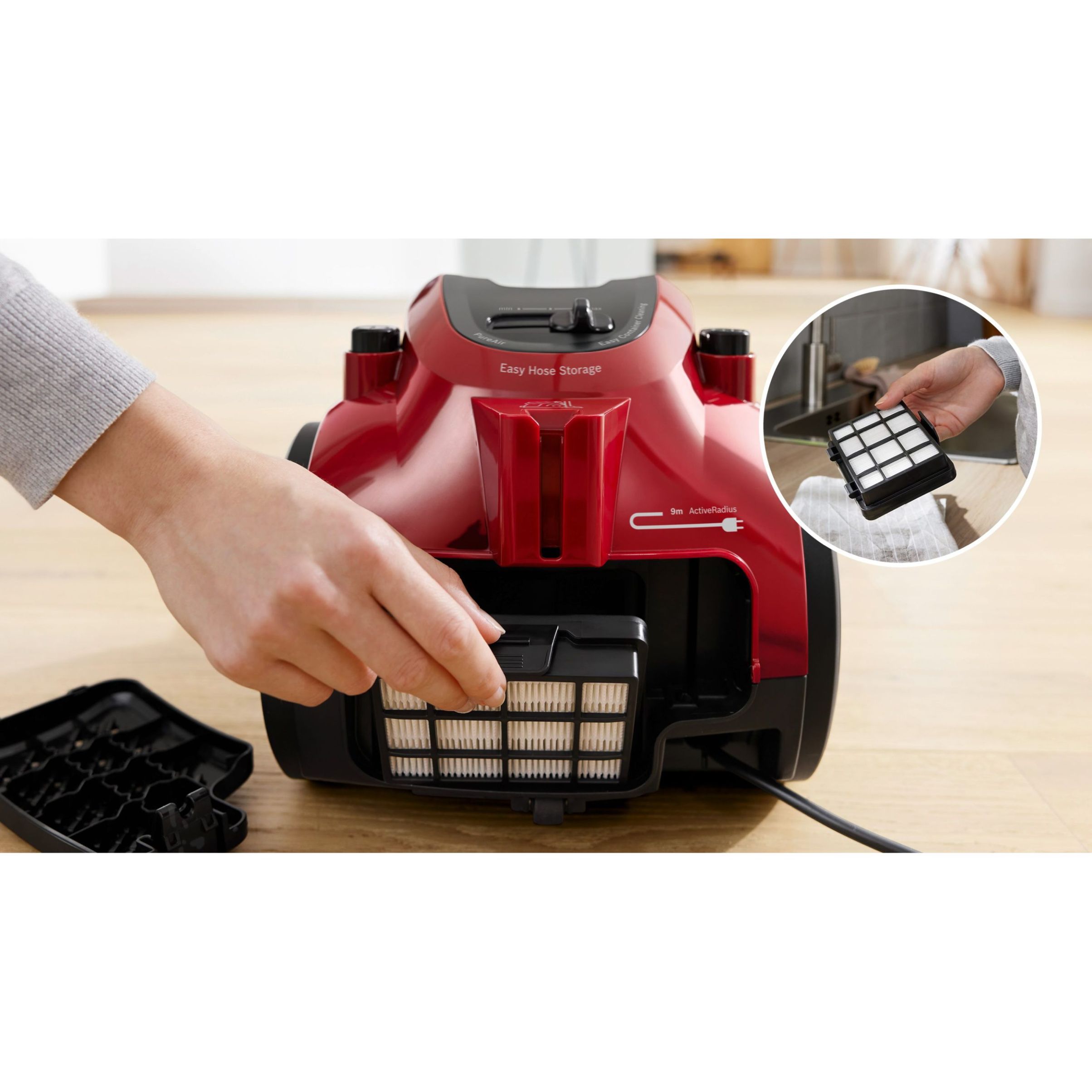 Aspirator fără sac BOSCH Serie 2 Cleann’n BGC05AAA2, Asp uscată, 700W, Praf 1.5l, Cablu 6m, 78dBA, Filtru igienic EPA12, Mâner ergonomic, 3 roți, AirCycle, HiSpin, Perie cu clapetă, 4.4kg, Chilli Red